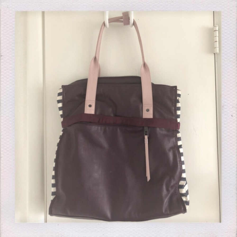 lululemon follow your bliss gym bag